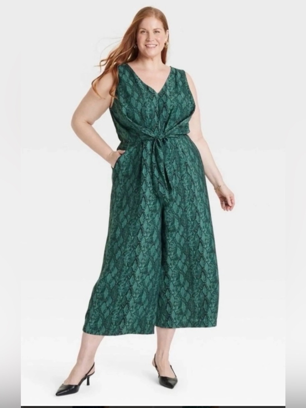 Ava & Viv green snake print maxi jumpsuit with a V-neck and a tie waist Size 2X